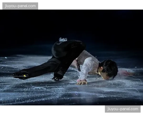 告别时刻:花样滑冰传奇羽生结弦在东京举行个人冰演最终场 告别时刻:花样滑冰传奇羽生结弦在东京举行个人冰演最终场
